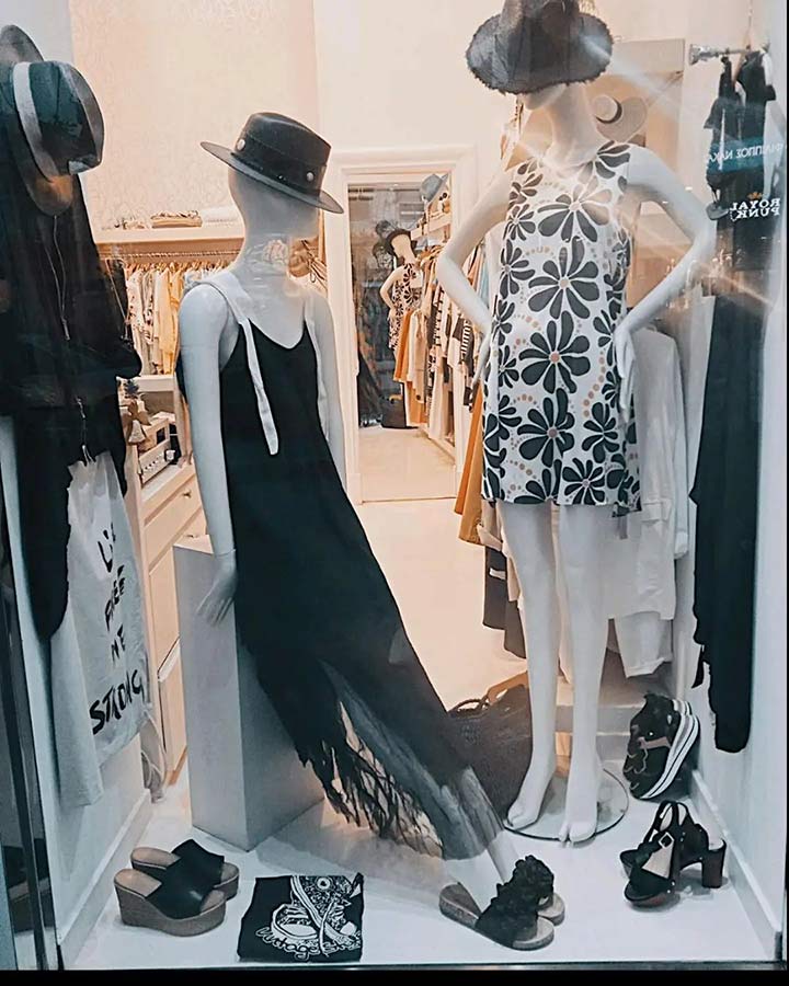 Γυναικεία Ενδύματα