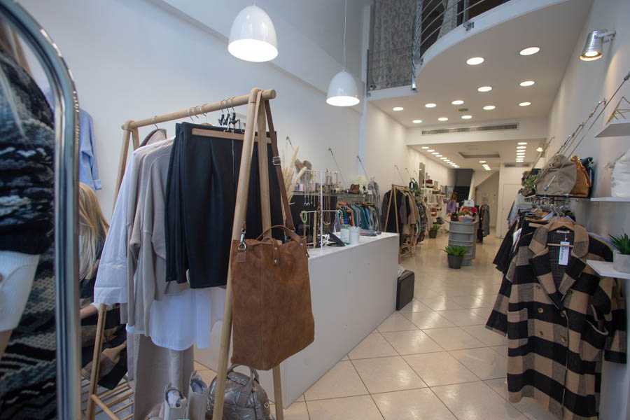 Κατάστημα γυναικείων ρούχων και αξεσουάρ