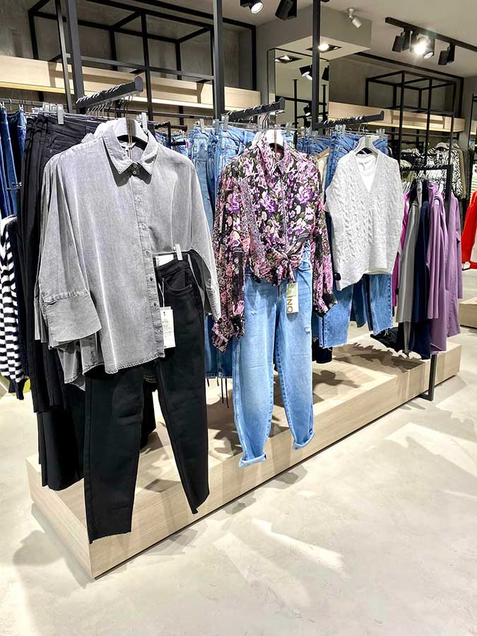 Γυναικεία Ενδύματα