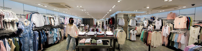 Γυναικεία Ενδύματα