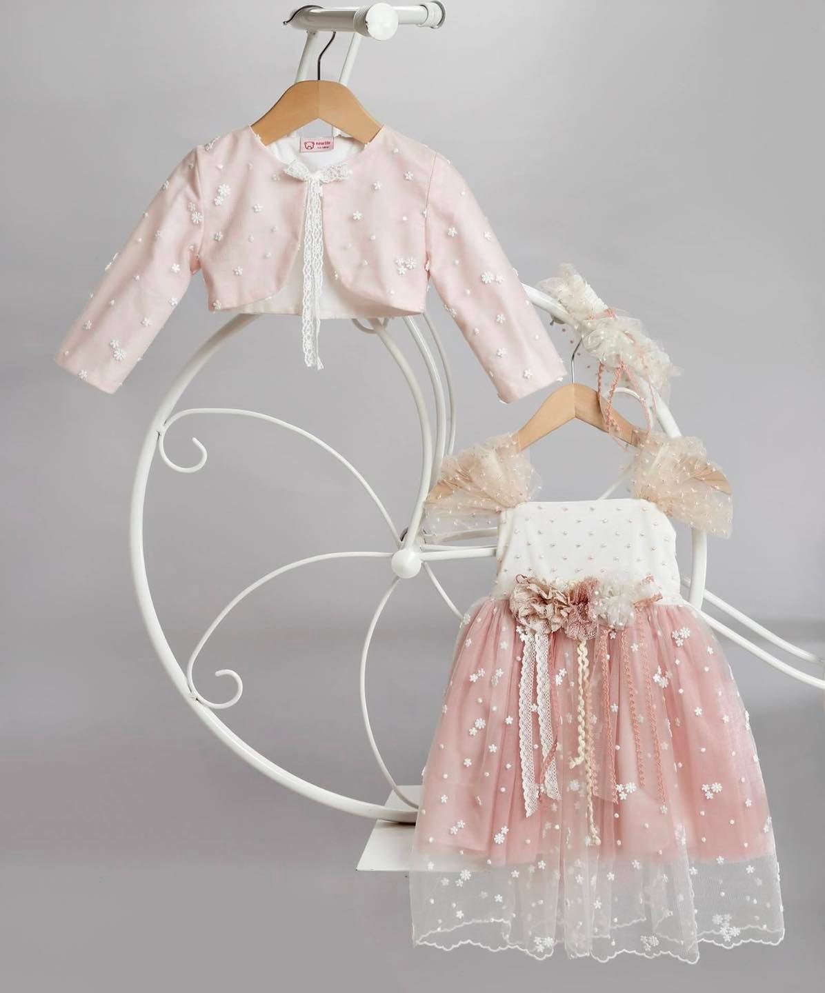 Παιδικά ενδύματα