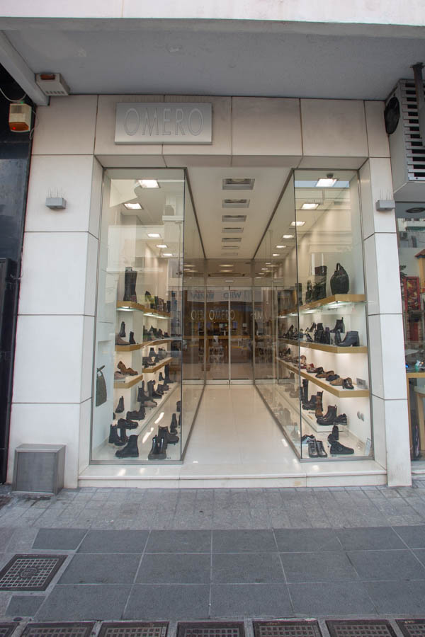 Γυναικεία υποδήματα και τσάντες