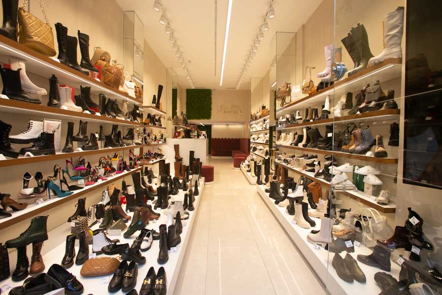 Γυναικεία Ενδύματα & Υποδήματα