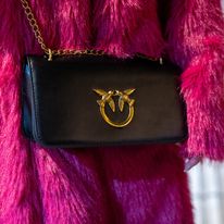 Γυναικεία Ενδύματα & Υποδήματα